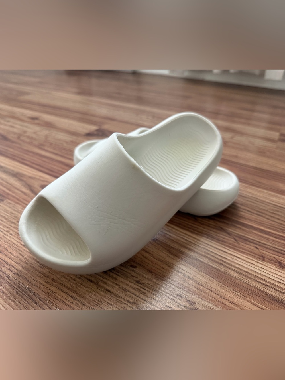 Target Kids Slide Sandals in Off-White size 13